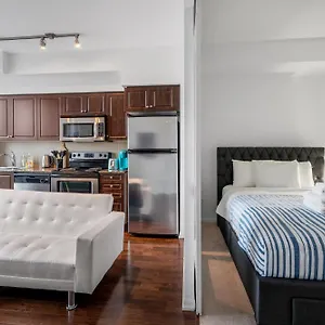 Downtown 1 Bdrm With Parking And Views Toronto